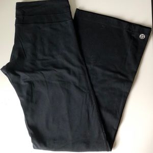 Lululemon Leon Draw String Capris w/Pockets 2.